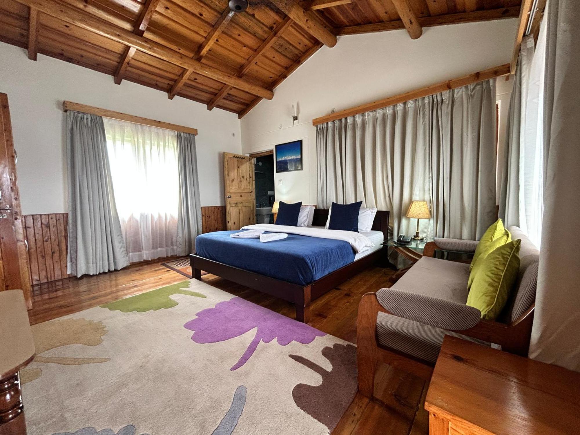 Kasar Himalaya Holiday Resort, Binsar Rd المورا المظهر الخارجي الصورة