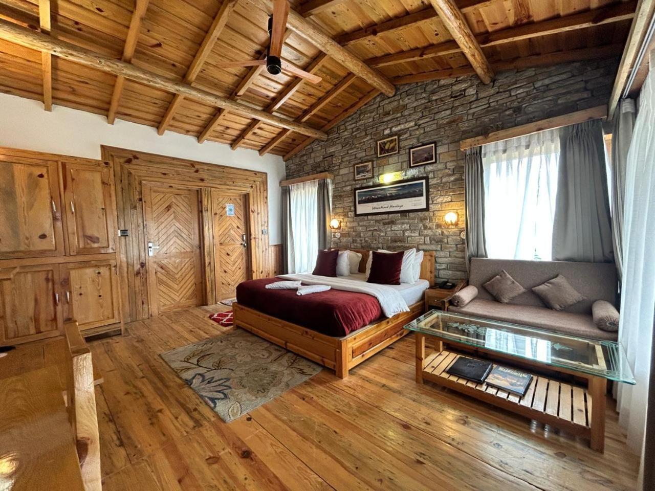 Kasar Himalaya Holiday Resort, Binsar Rd المورا المظهر الخارجي الصورة
