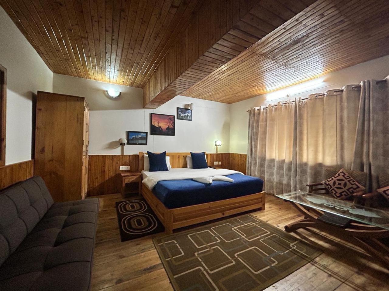 Kasar Himalaya Holiday Resort, Binsar Rd المورا المظهر الخارجي الصورة