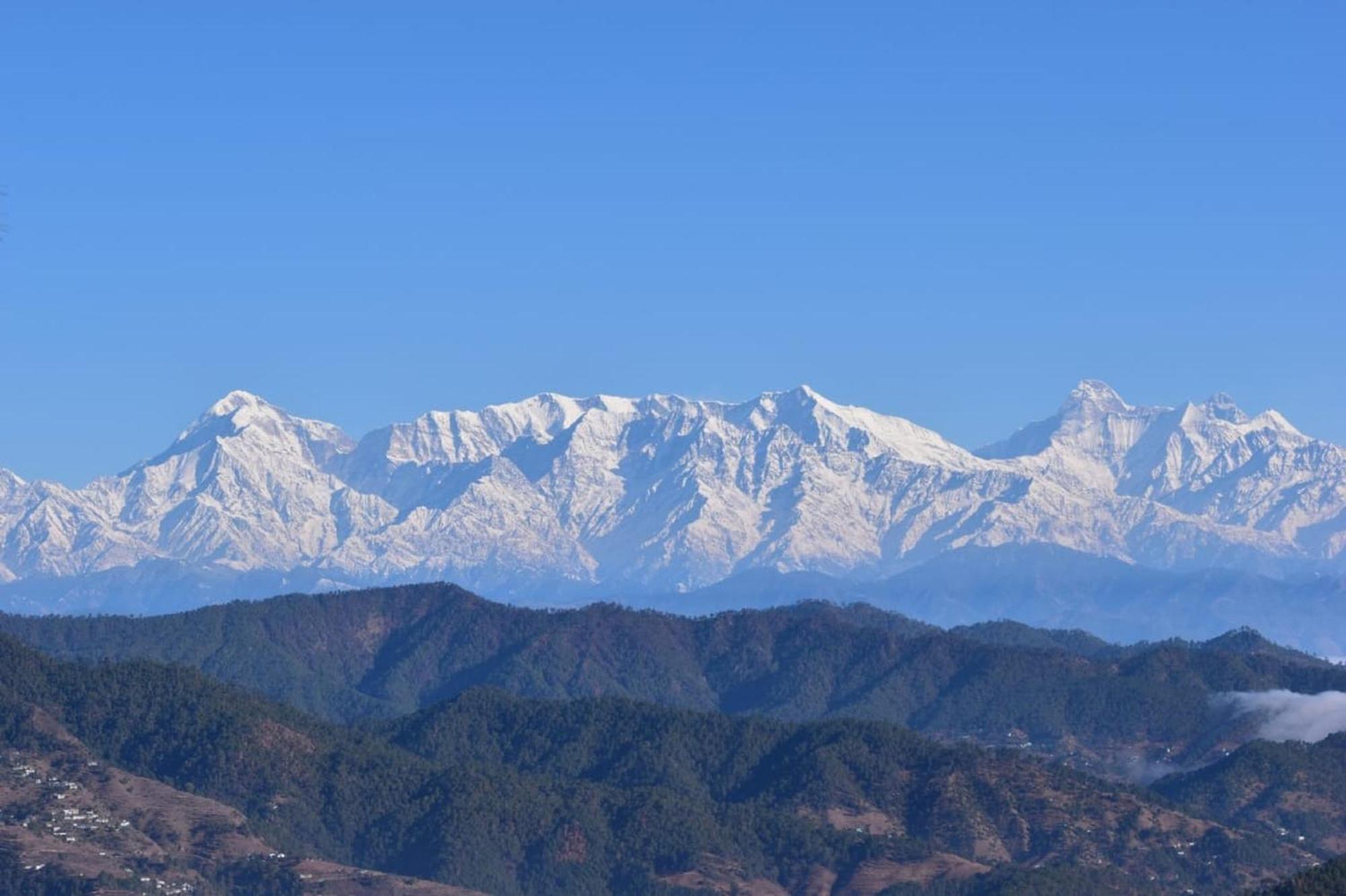 Kasar Himalaya Holiday Resort, Binsar Rd المورا المظهر الخارجي الصورة