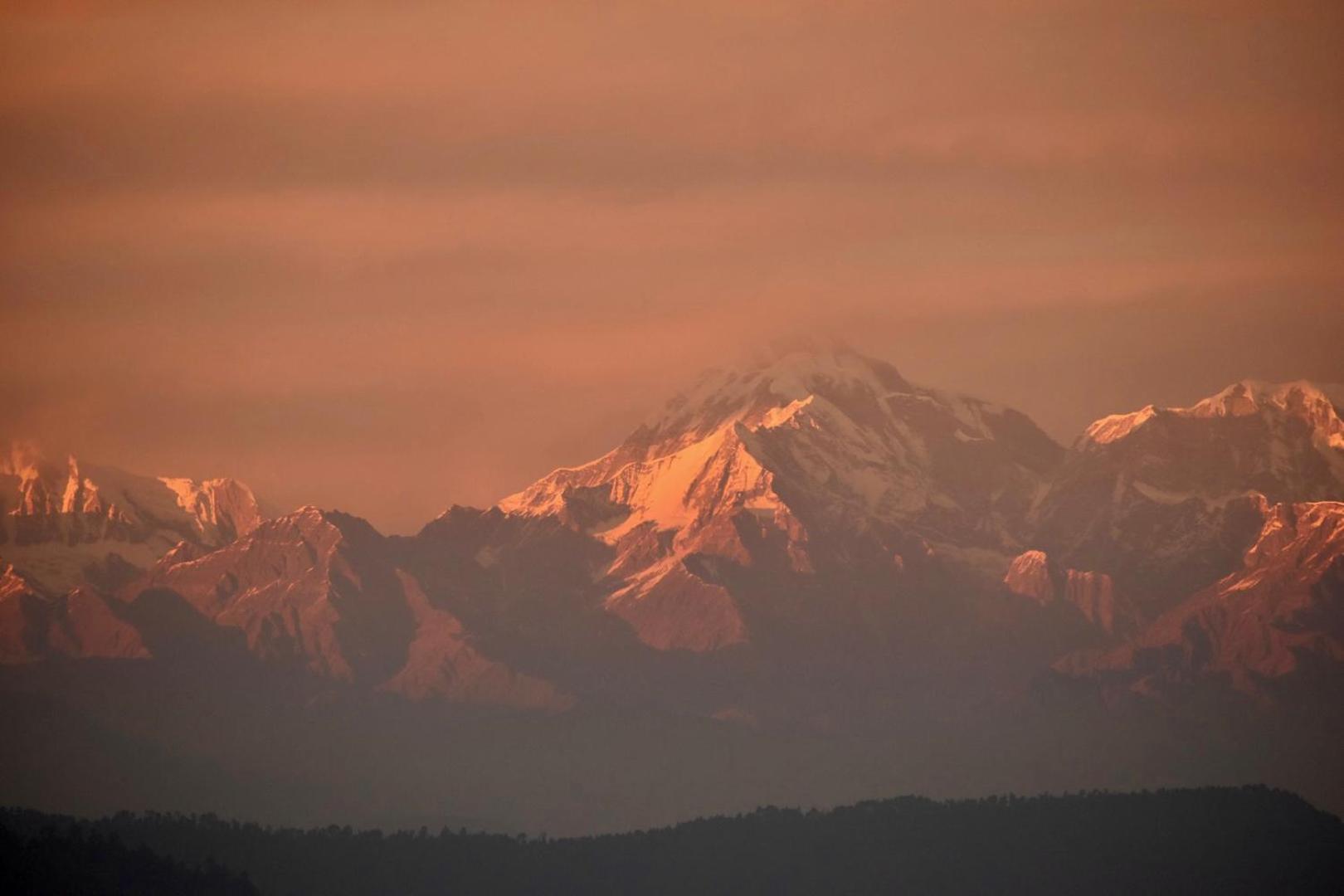 Kasar Himalaya Holiday Resort, Binsar Rd المورا المظهر الخارجي الصورة