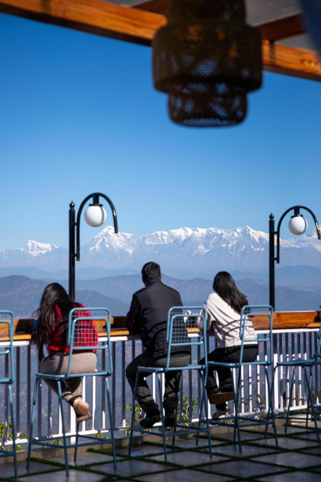 Kasar Himalaya Holiday Resort, Binsar Rd المورا المظهر الخارجي الصورة