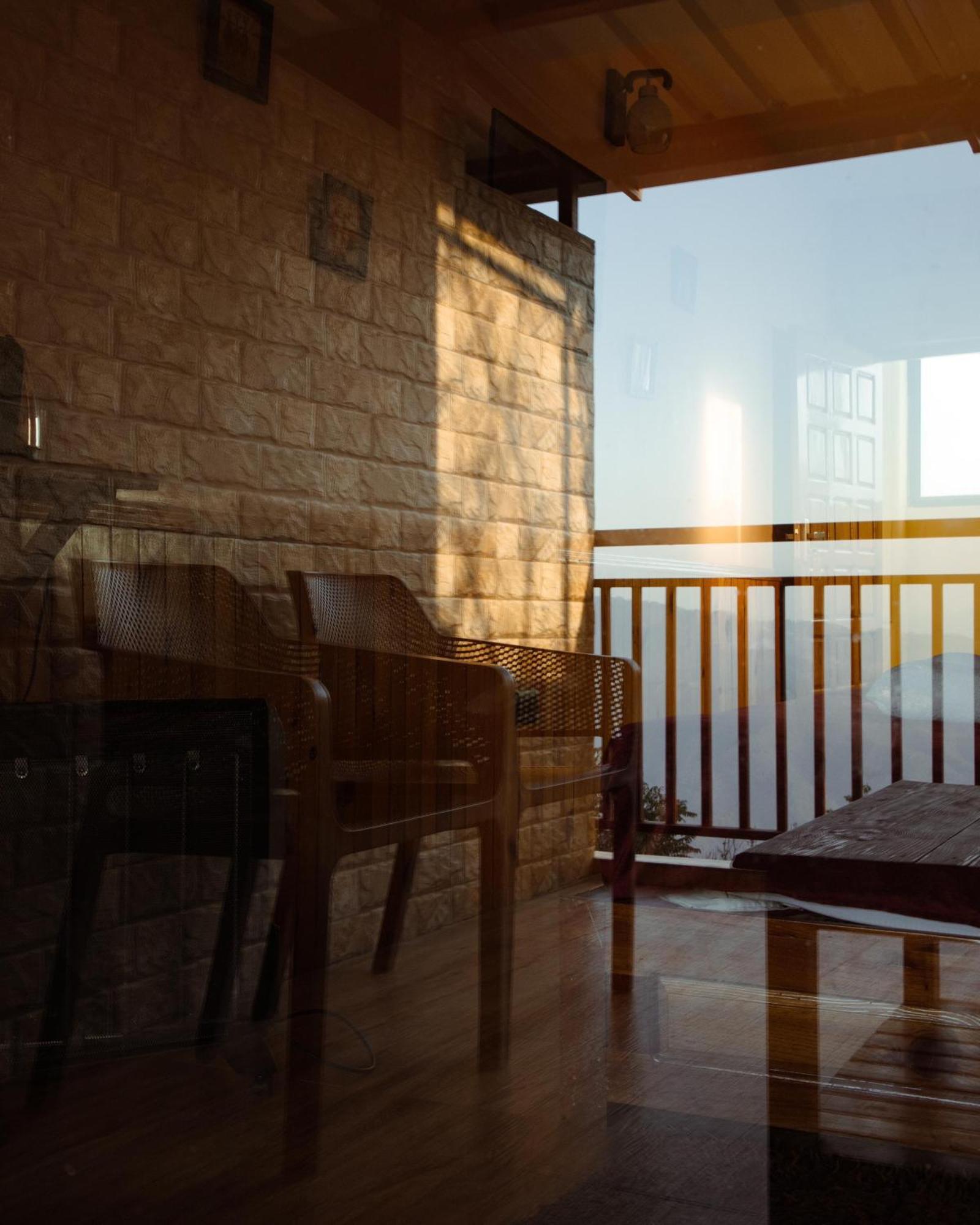 Kasar Himalaya Holiday Resort, Binsar Rd المورا المظهر الخارجي الصورة