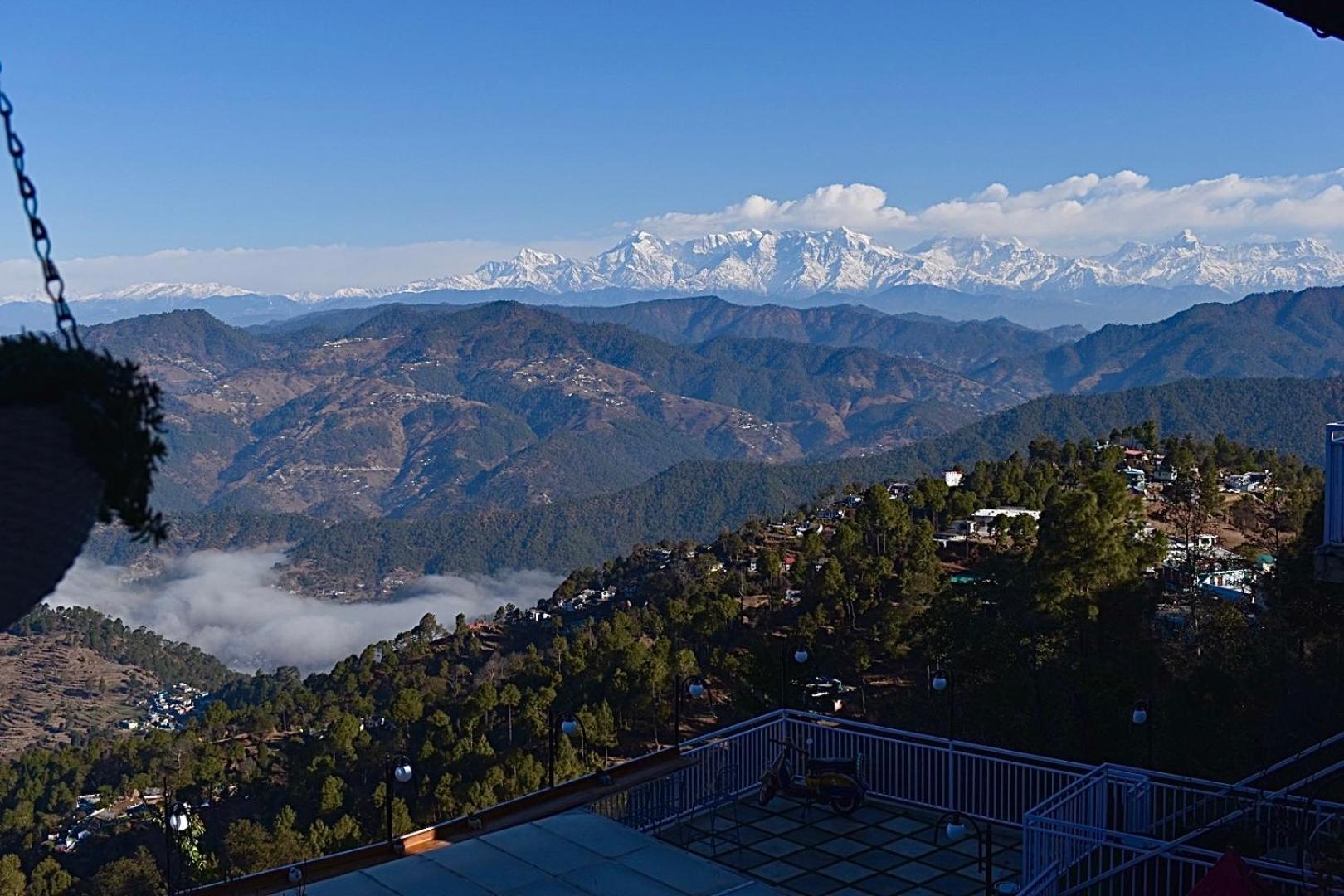Kasar Himalaya Holiday Resort, Binsar Rd المورا المظهر الخارجي الصورة