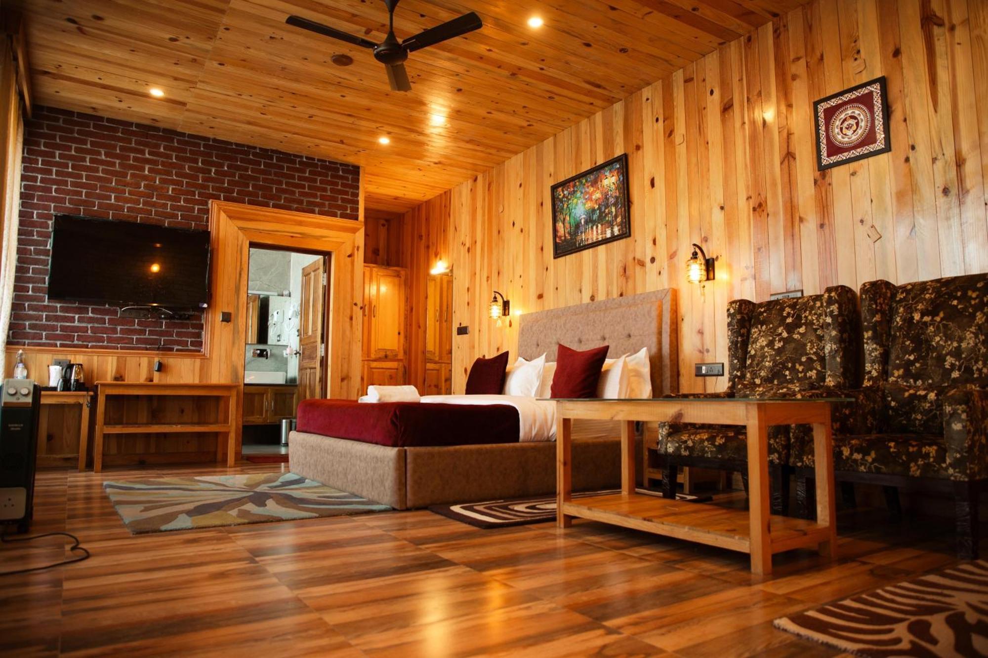 Kasar Himalaya Holiday Resort, Binsar Rd المورا المظهر الخارجي الصورة