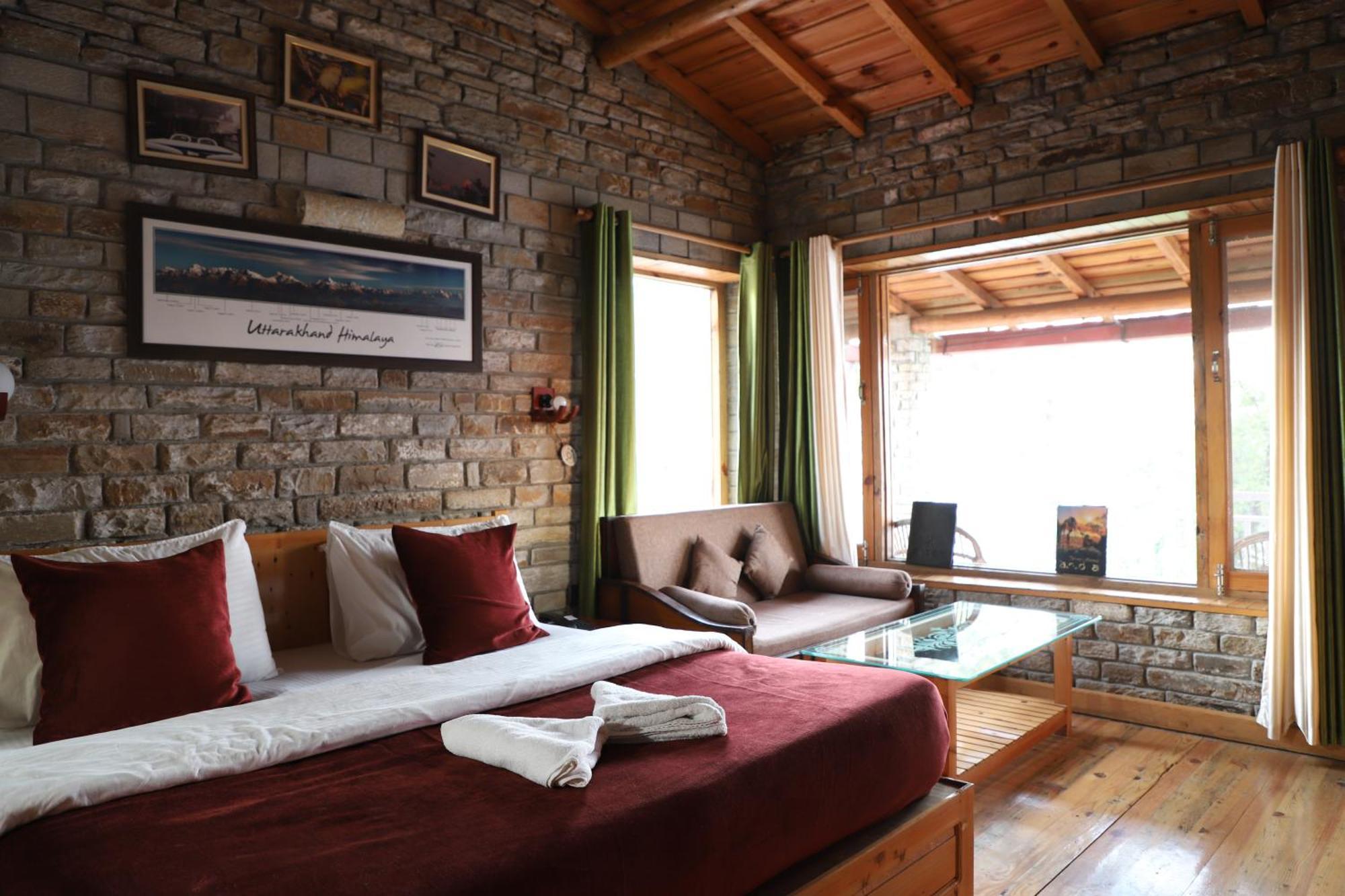 Kasar Himalaya Holiday Resort, Binsar Rd المورا المظهر الخارجي الصورة